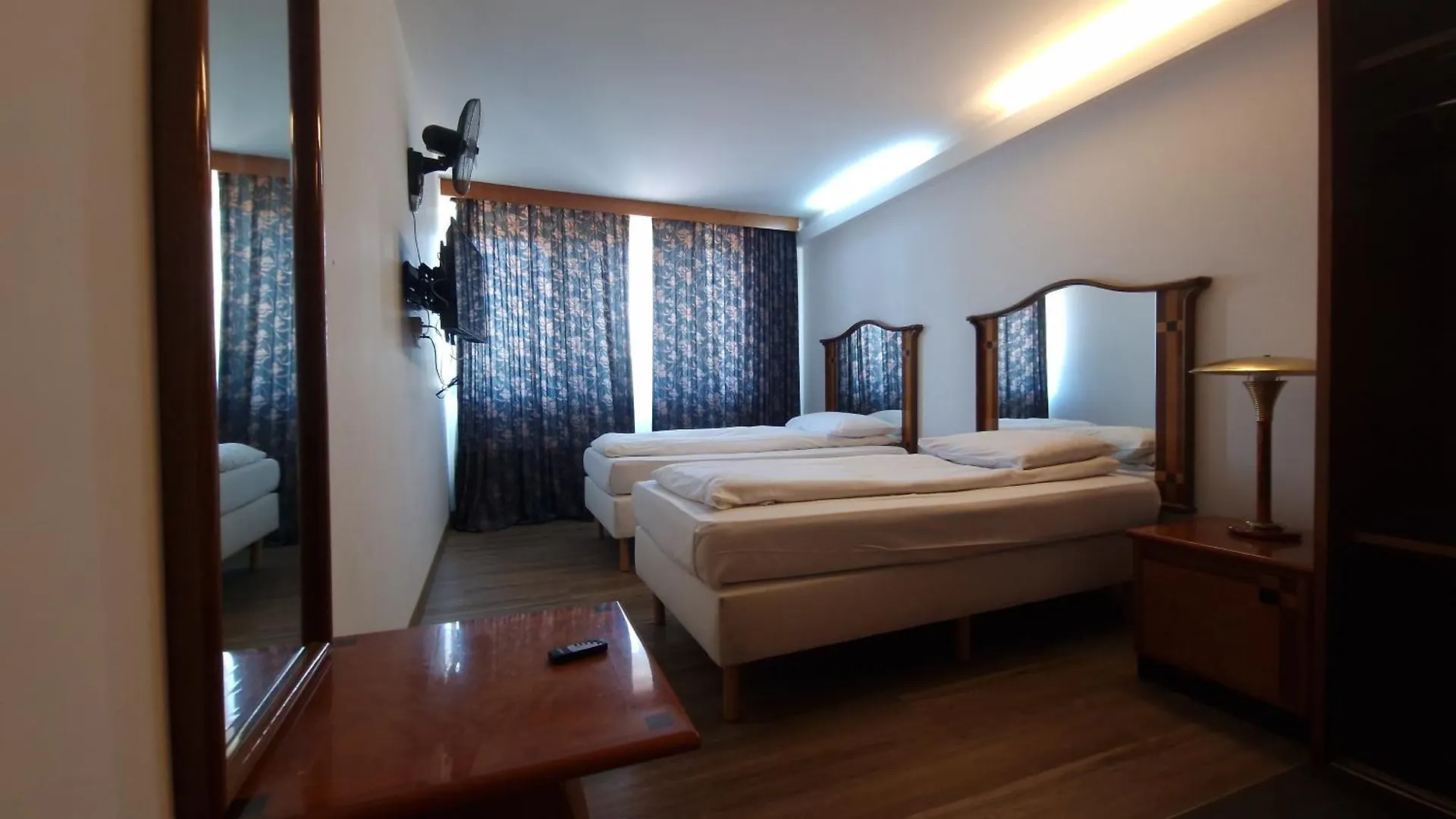**  Sky Apart Hotel - Hotel Eurocap Jette België