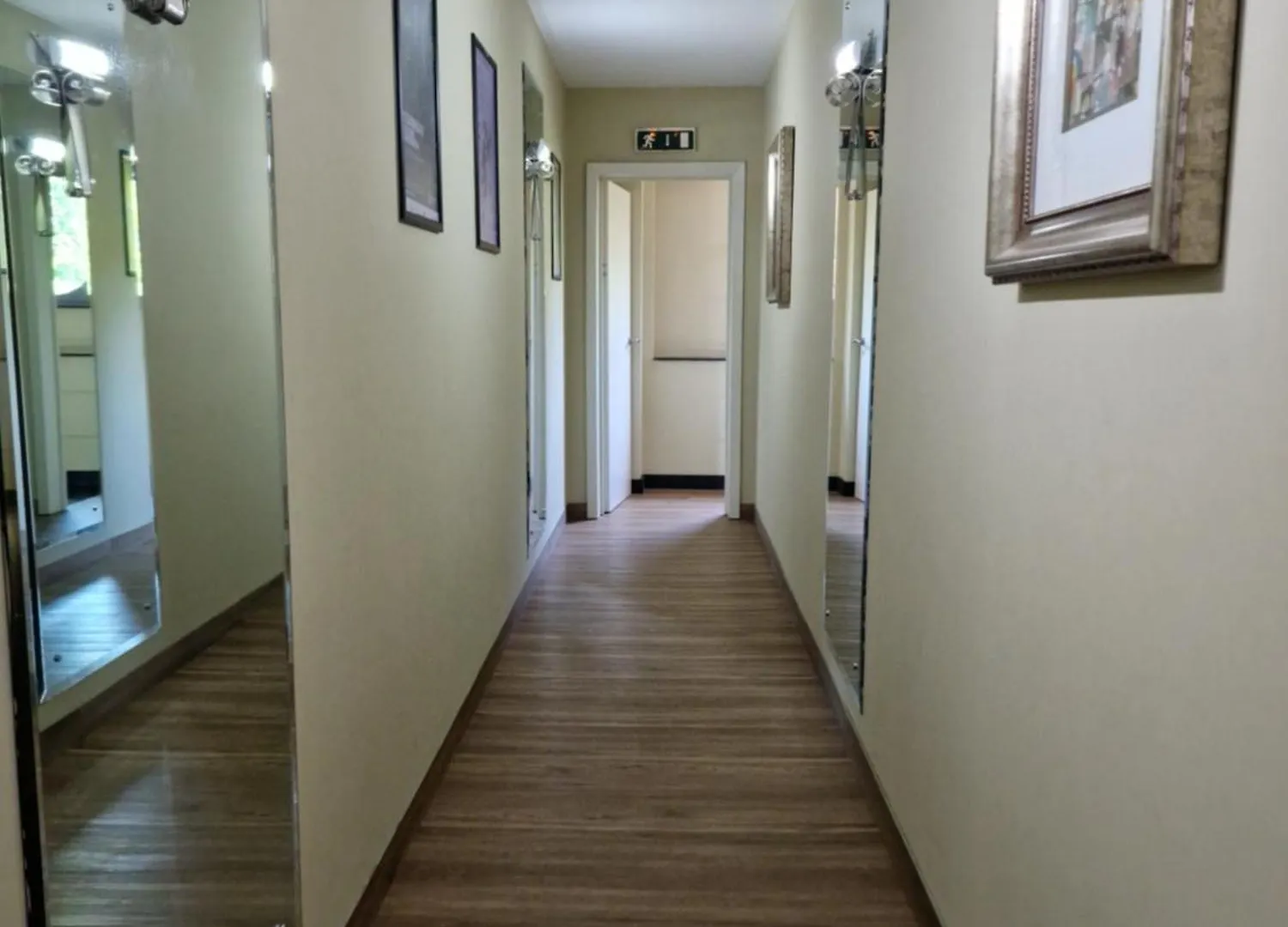 Sky Apart Hotel - Hotel Eurocap Jette 2*, Brussel
